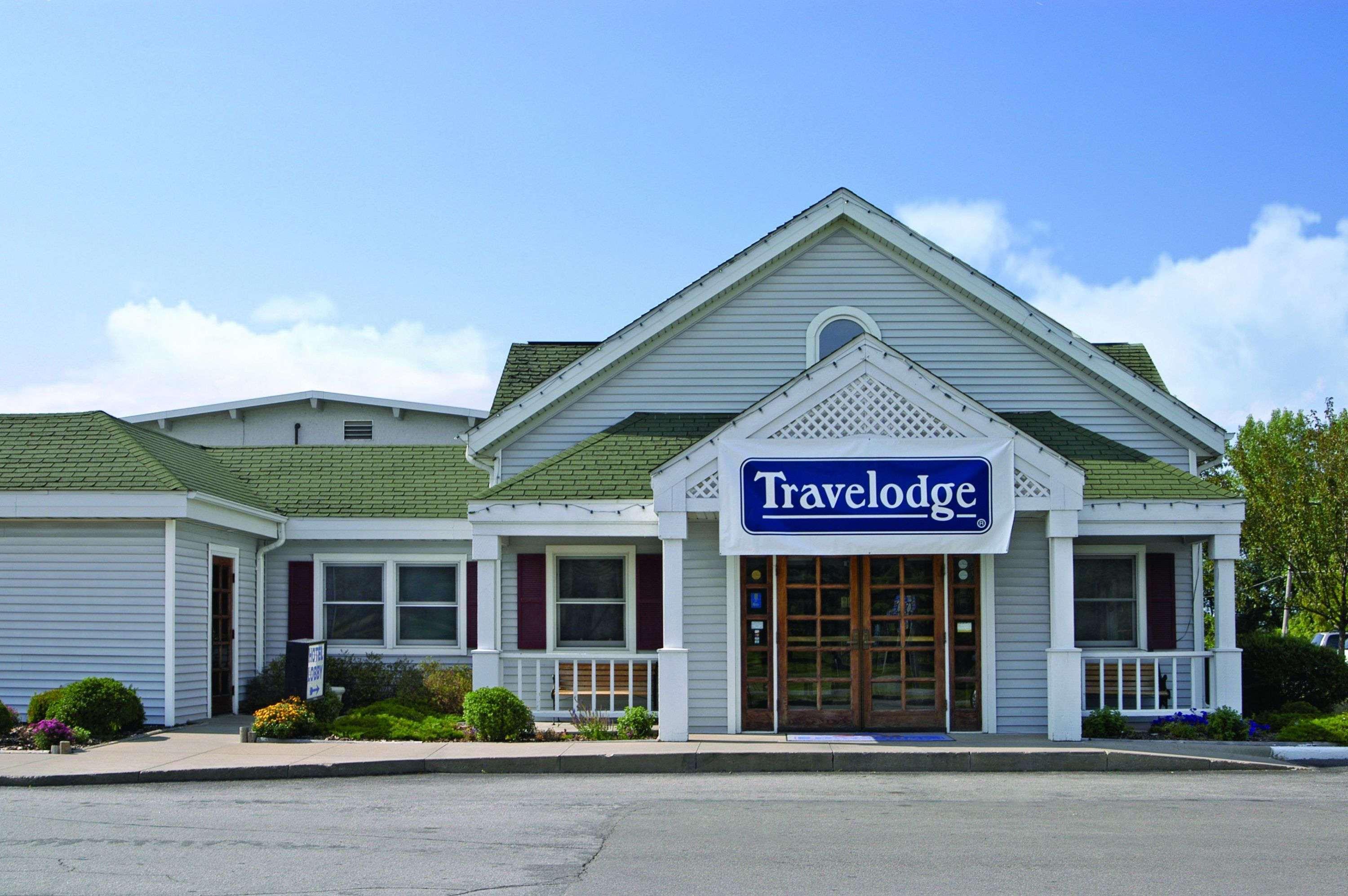 Travelodge By Wyndham Айова-Сити Экстерьер фото